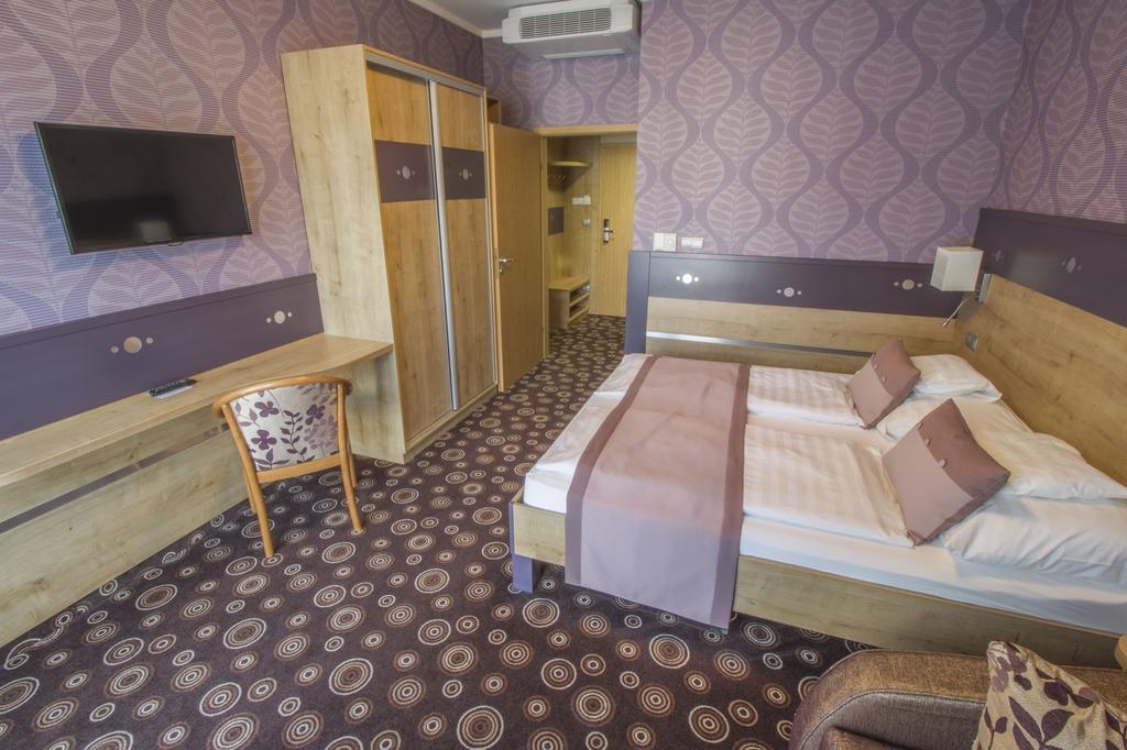 Wellness Hotel Katalin Gyenesdias Room photo