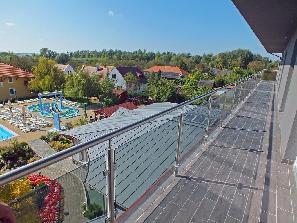 Wellness Hotel Katalin Gyenesdias Exterior photo